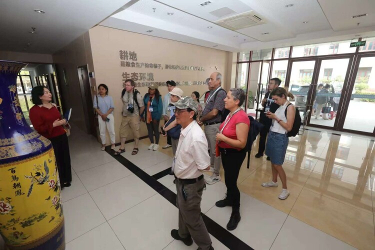 参观3.jpg